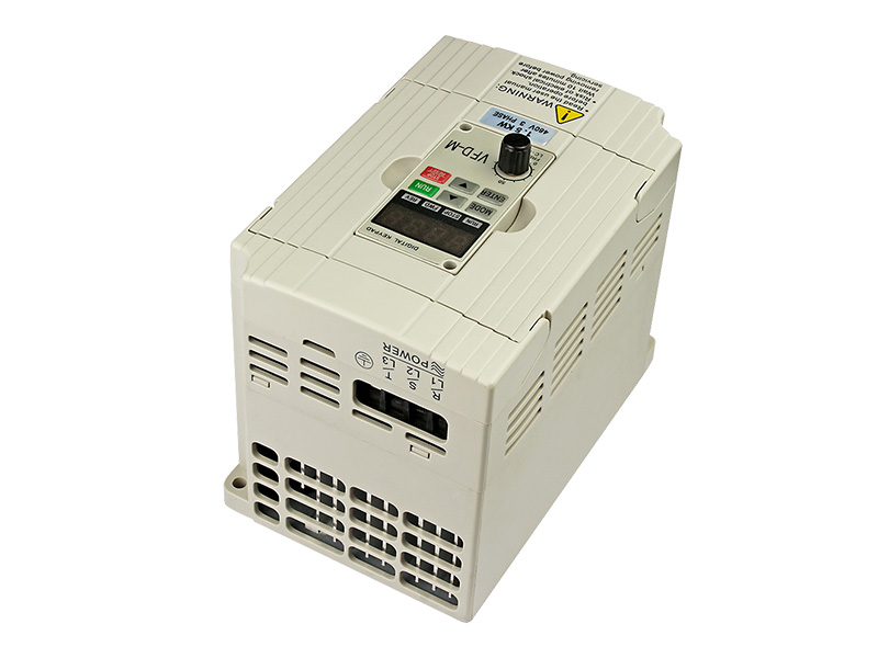 8000S通用變頻器，變頻調速器，變頻器廠家，電機變頻器，三相變頻器